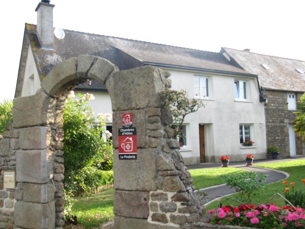 Chambres D'Hotes La Pinderie Val-Couesnon エクステリア 写真